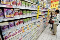 China steps up checks on milk formula producers