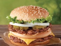 Burger King beefs up Big King, tops Big Mac